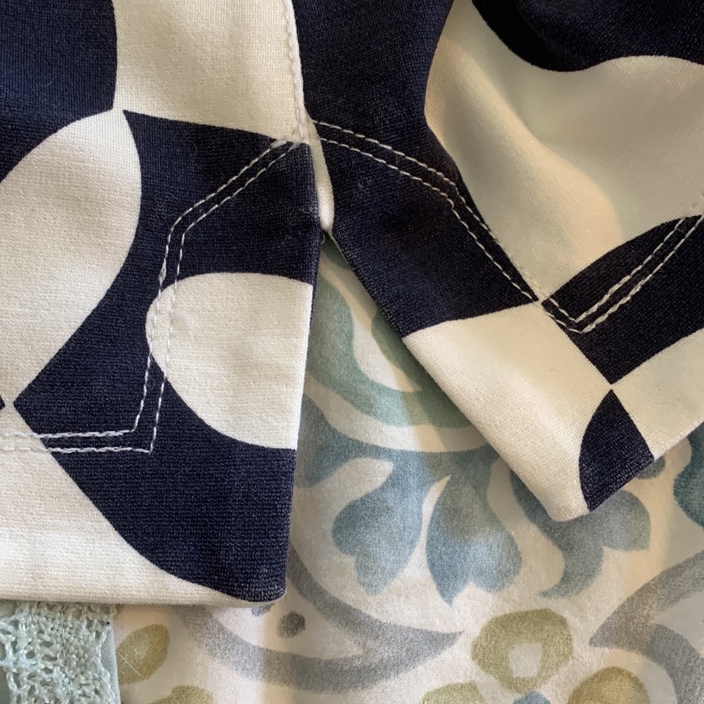 EUC.  Banana Republic fitted top - Picture 6 of 10